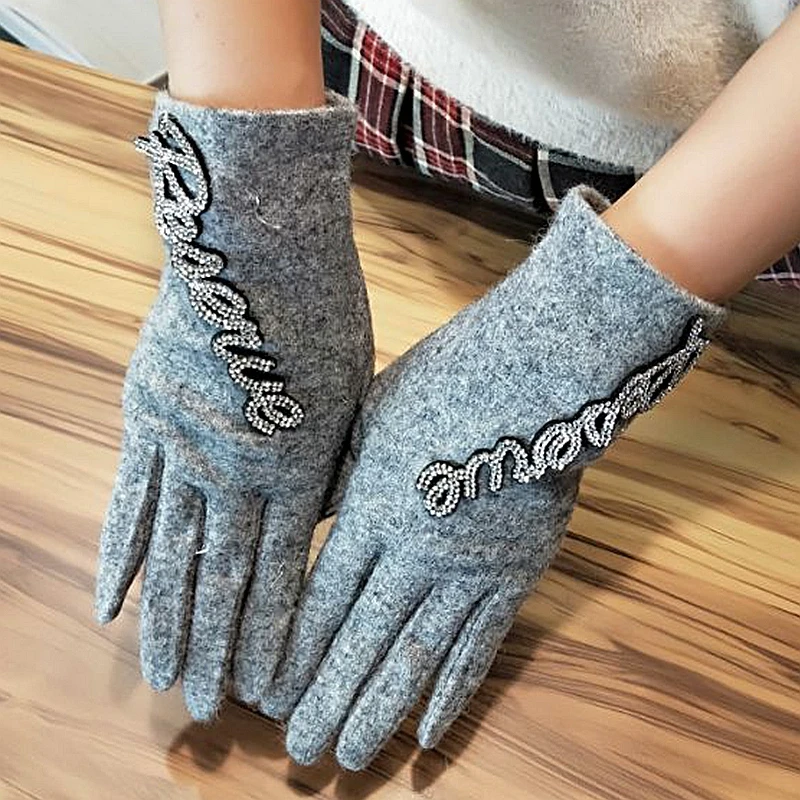 Зимние перчатки женские шерстяные с английскими буквами и стразами Элегантные