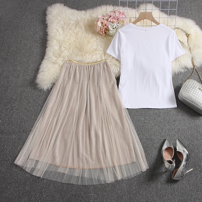 Женский костюм с юбкой ALPHALMODA футболка цветочной аппликацией и юбка до середины