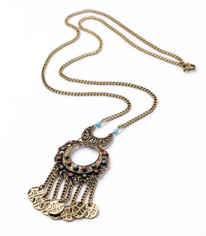 Женское ожерелье с подвеской в готическом стиле геометрическим орнаментом форме