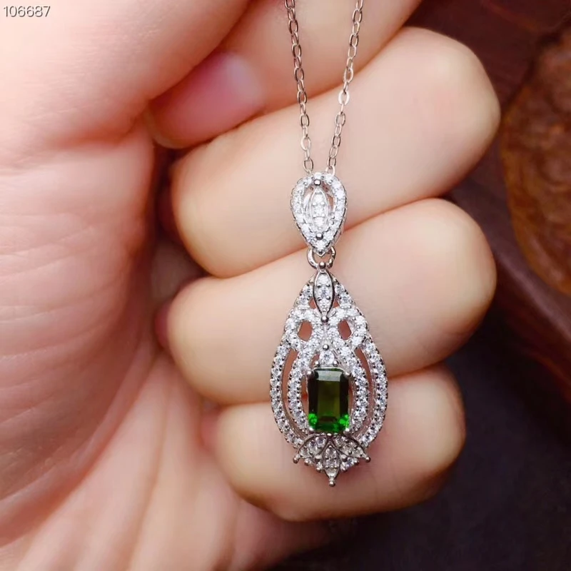 Шикарный прозрачный зеленый диопсид драгоценный камень кулон для ожерелья