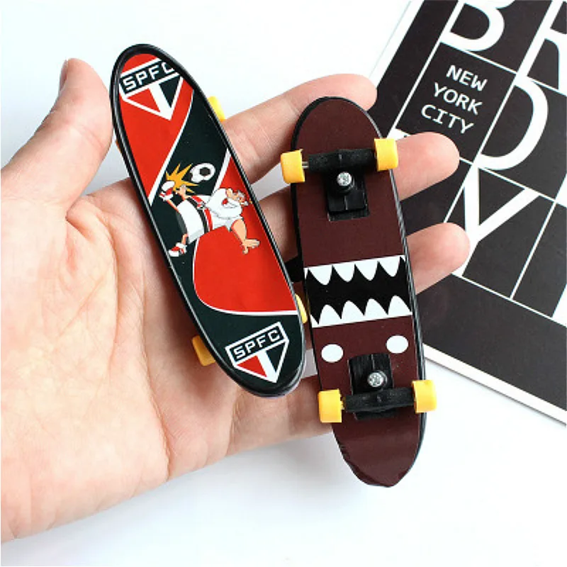

Classic toys Toy Mini Finger Scooter Action Figure Funny Gadgets for Kids Toys Beauty Gift Joke