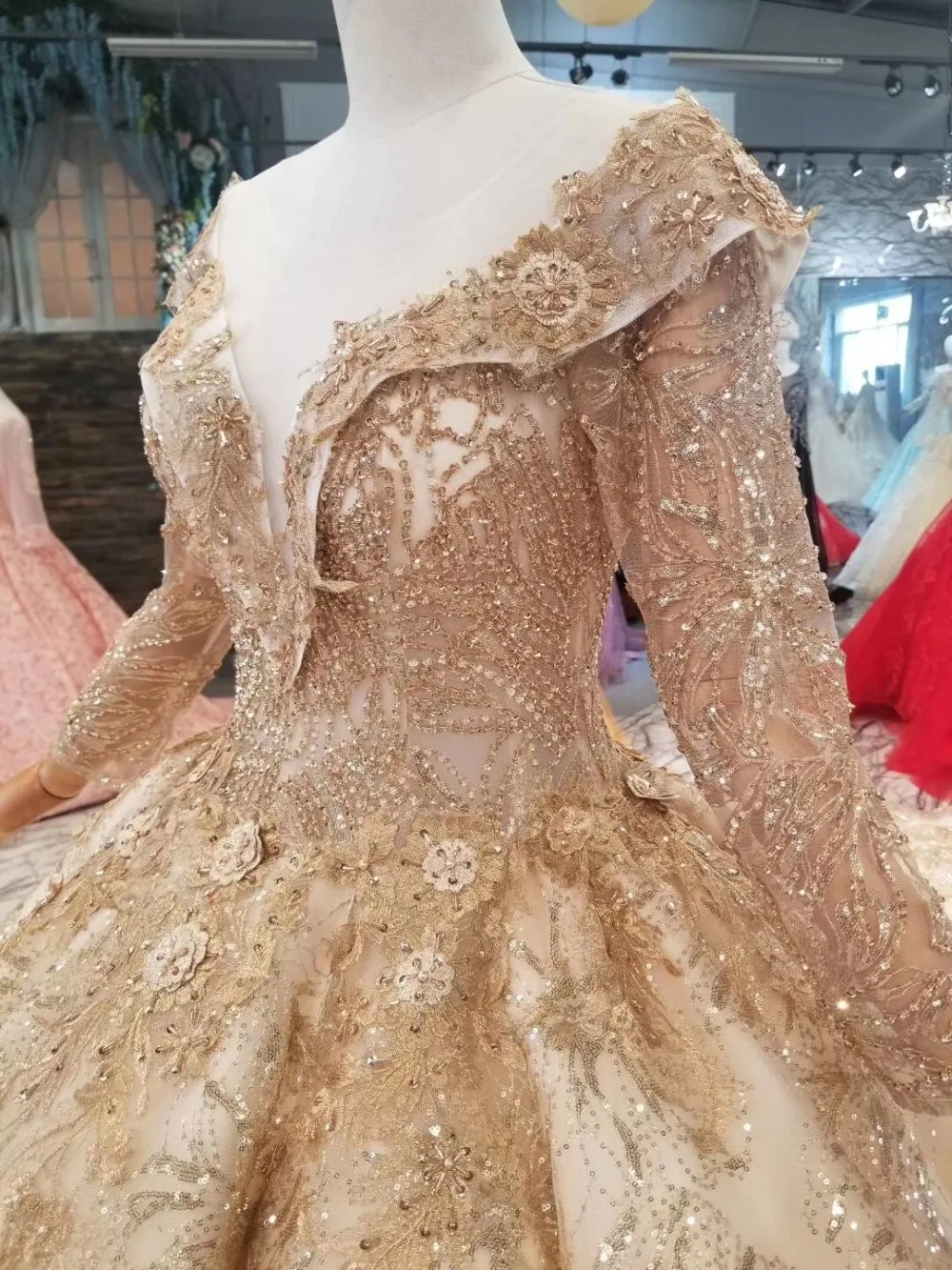 H&S BRIDAL Gold Luxury wedding dresses Sheer long sleeves Beading Arabic wedding gowns Vestido de Novia robe de soiree