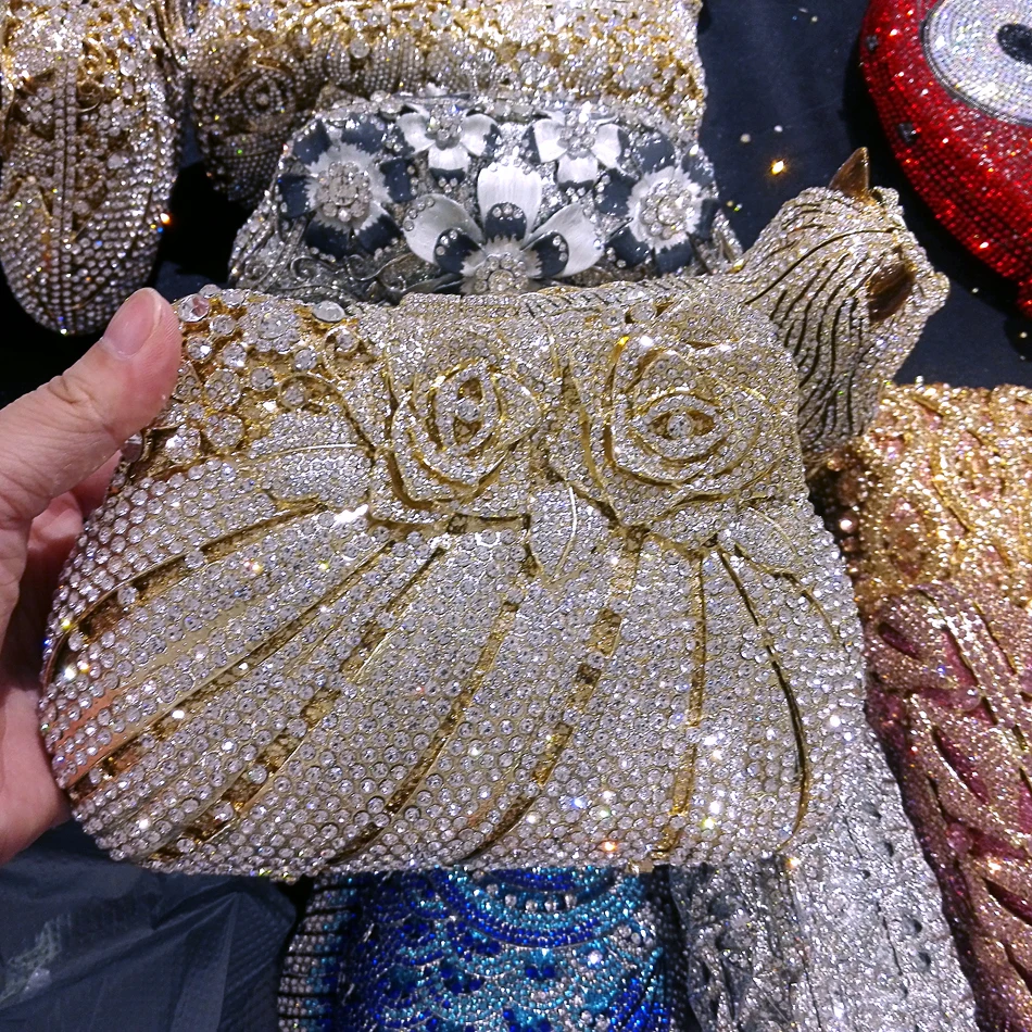 Роскошная вечерняя сумочка с золотым цветком и кристаллами для банкета розами