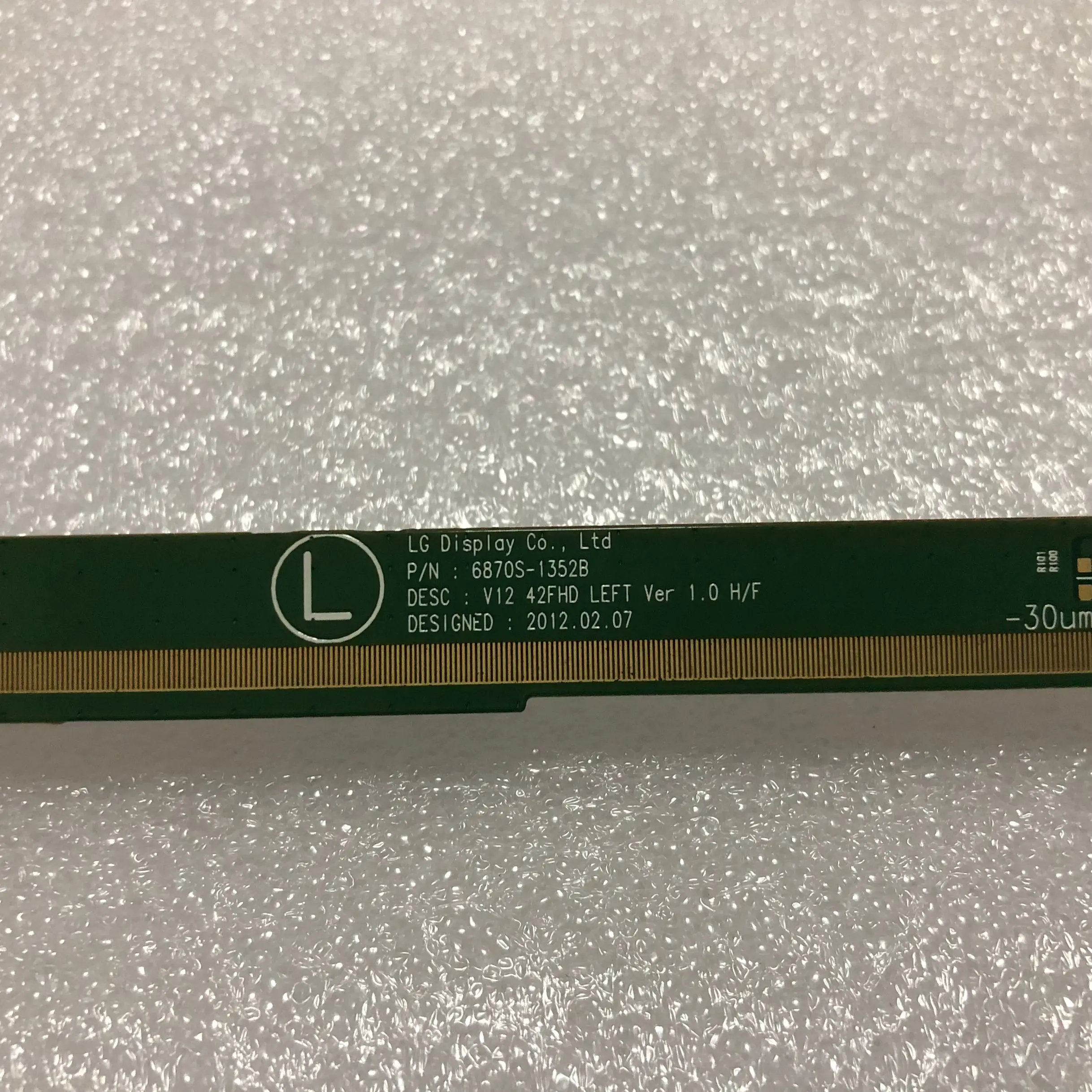 1 шт./lote хорошее качество оригинальная боковая пластина 6870 S-1352B V12 42FHD правая цена 6870S-1352B