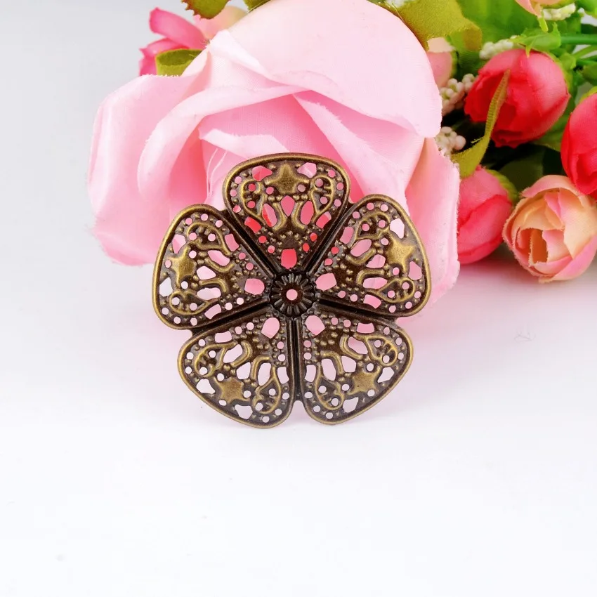 БЕСПЛАТНАЯ ДОСТАВКА Розница 5 с бронзовой филигранью под старину соединители для обертывания цветов Металлические изделия Подарочные украшения DIY фурнитура 48x48 мм F0443