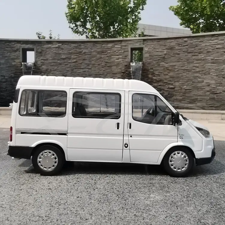 Литая модель автомобиля Jiangling JMC TeShun Teshun Te Shun 1:18(белый)+ маленький подарок