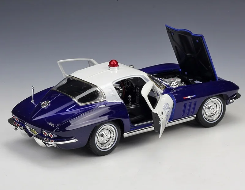 Литая модель автомобиля Maisto Chevrolet Corvette 1:18 | Игрушки и хобби