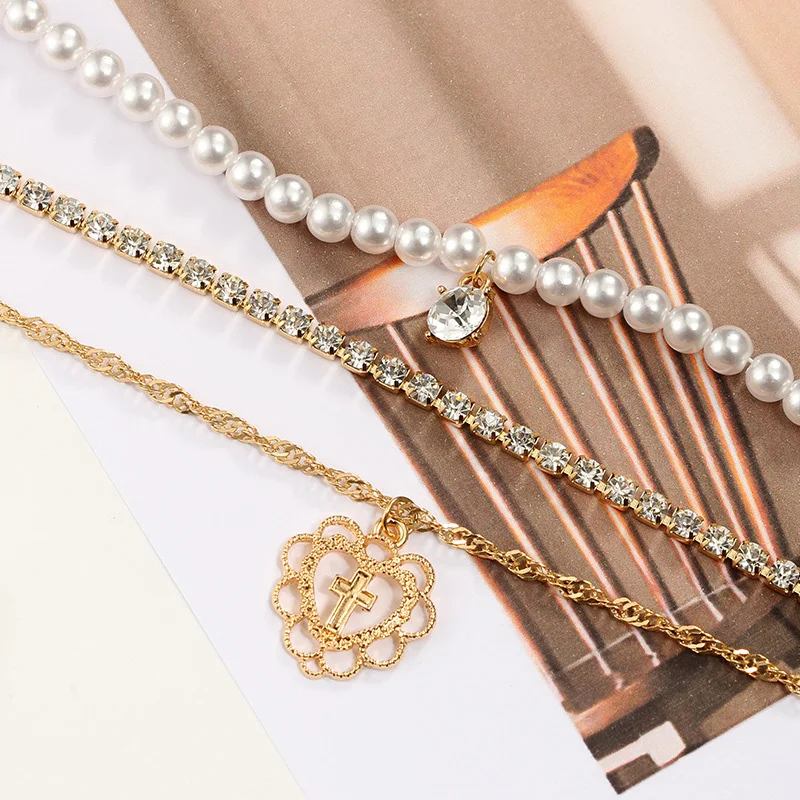 New Fashion Simulated Pearl Necklace Gold Chain Inlay Rhinestone Heart Pendant Clavicle Multilayer Necklaces Female Choker | Украшения и