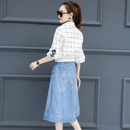 Женский джинсовый комплект из двух предметов свободная блузка в клетку