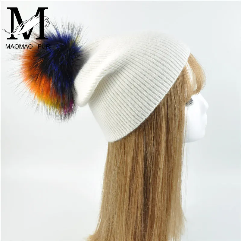 Женская вязаная шапочка с помпоном из натурального меха енота | Аксессуары для