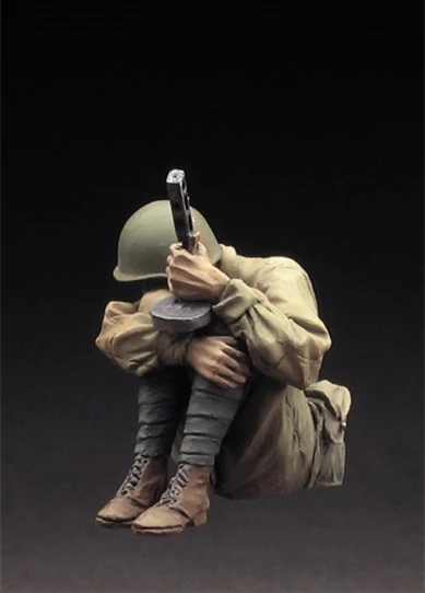 1/35 Resin Figure Model Kit 106 Red Army rifleman One Figures Unassembled unpainted Top | Building Kits