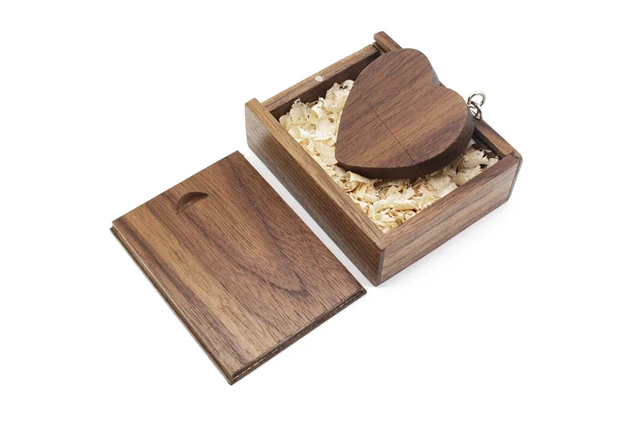 Король SARAS клена из орехового дерева в виде сердца+ коробка модель usb3.0 32 GB usb флэш-накопитель usb3.0 флеш-накопитель 4 ГБ 8 ГБ оперативной памяти, 16 Гб встроенной памяти, любовь, подарок для девочек
