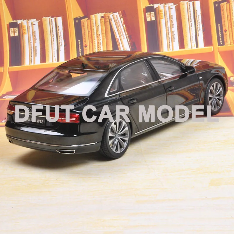 Масштаб литья под давлением 1:18 игрушечные машинки серии A8 W12 модель автомобиля
