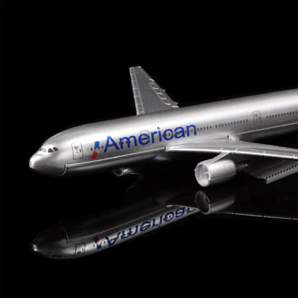 1: 400 16 см Американская авиакомпания Boeing 777 металлическая модель самолета