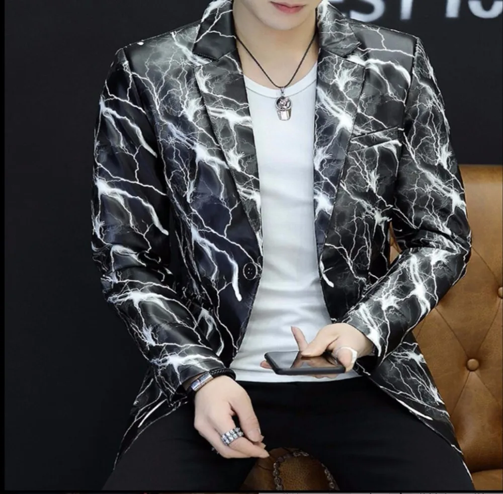 Новинка весны 2017 Мужская одежда Модный облегающий костюм из искусственной кожи с