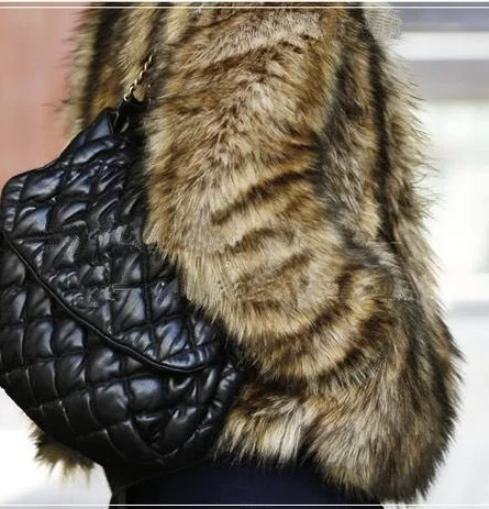 

NEW FASHION MIXED FOX FUR WOMEN COAT AUTUMN WOMEN COAT WARN WINTER FUR COAT T0274