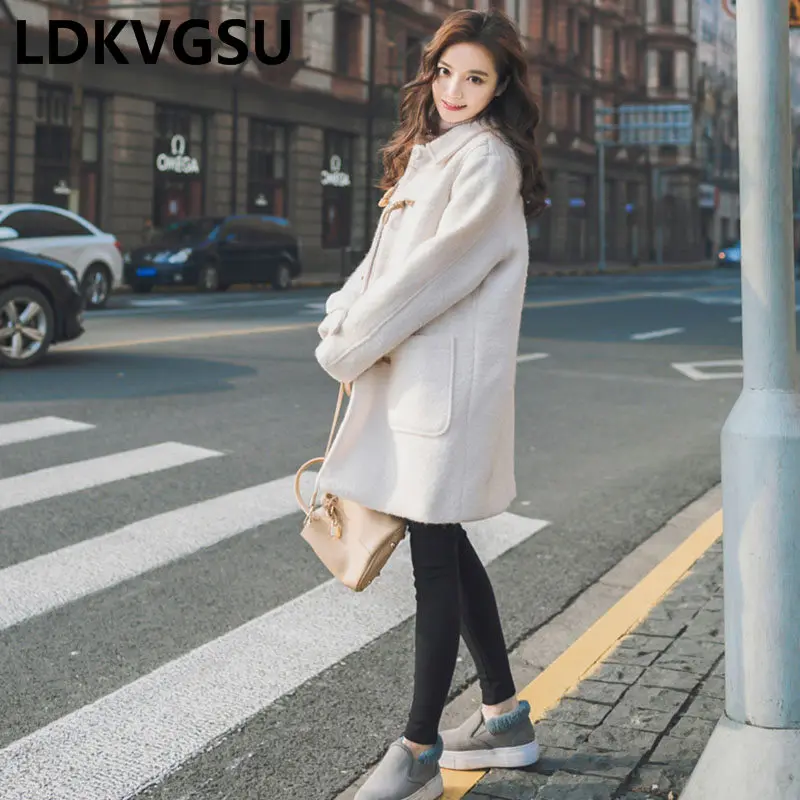 Hot Sale 2018 New White Thick Winter Women Woolen Cloth Coat Loose Horn Button Female Outercoat Fashion Lapel Wool Is950 | Женская