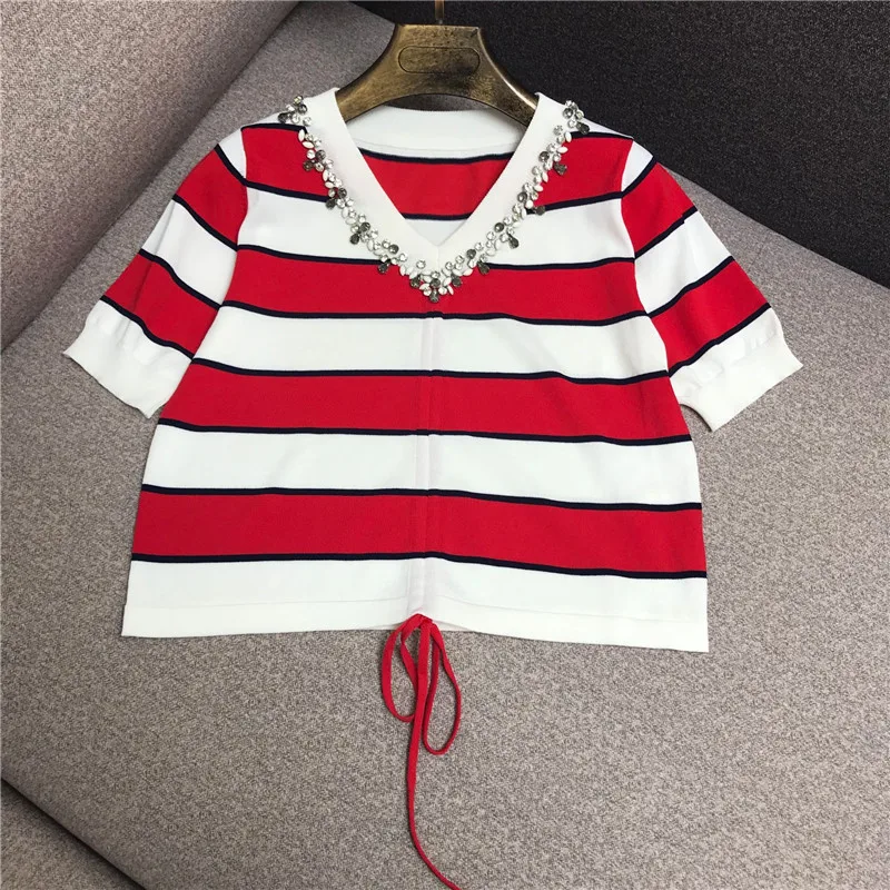 Женский дизайнерский трикотажный топ с V-образным вырезом и коротким рукавом |