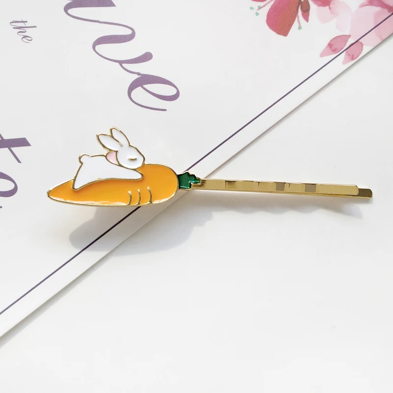Japanese fun cute little white rabbit carrot girl wind word hairpin sweet wild student side clip |