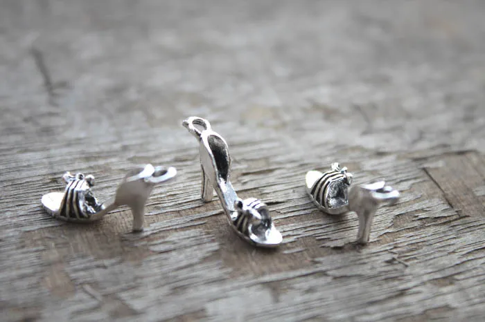 6pcs--Huge High Heel Shoe Charms 3D Antique silver Tone Stilettos charm pendants necklace 30x26mm | Украшения и аксессуары