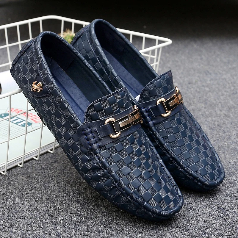 

FIXSYS Hot Sale Mens Casual Shoes Embossed Loafers Leather Man Moccasins Slip on Flats Boat Shoes Metal Buckle Man Driving Shoes