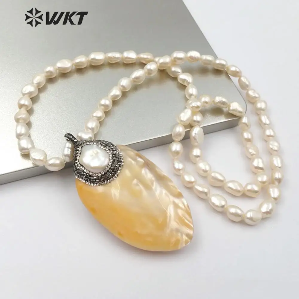 

WT-JN088 Natural Freshwater Pearl & Shell Necklace Sea Shell Pendant With Pearl Charm 28Inch Pearl Necklace For Women Jewelry