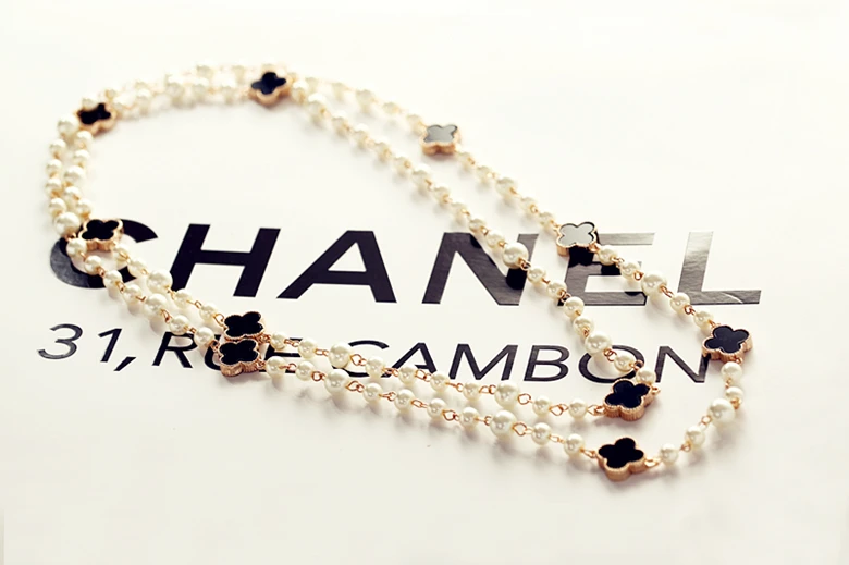 2PCS Free shipping 2013 red clover Korean fashion pearl multilayer sweater chain necklace long section of female |