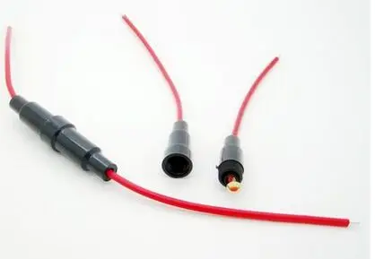 

Fuse 10AWG lines terminal box 6*30MM plug Cable ,but no FUSE in box ,long 100MM