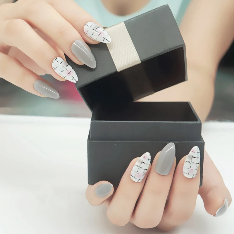 Z167 Wholesale Artificial Fake Nails Black White Cartoon False Nails Tip Acrylic Stiletto Nails Japanese Style Lady Manicure Tool - Цвет: Z167