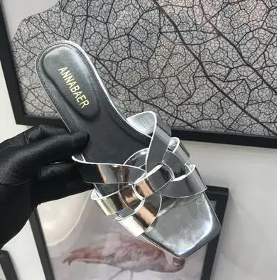 silver Bonjean/женские летние модные шлепанцы из лакированной кожи; плетеные туфли на плоской подошве; пикантные открытые горки для улицы; Цвет телесный, черный, розовый, золотой - Цвет: silver