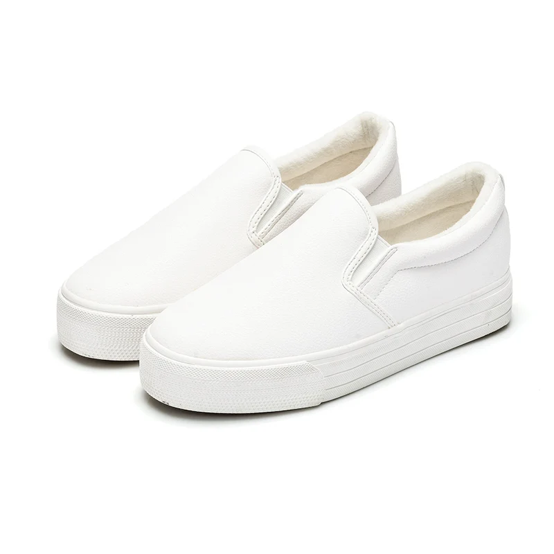 Новая весенняя обувь для тенниса женская на шнурках белого цвета кожаные