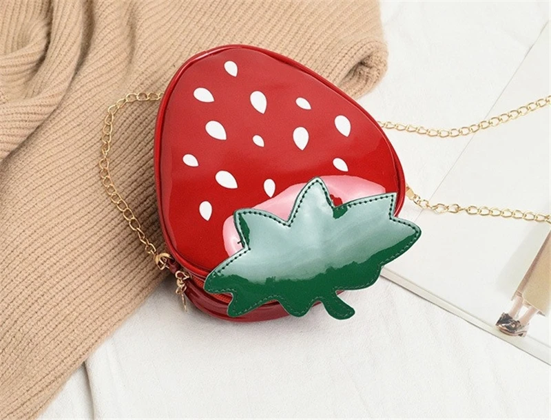 Женская сумка через плечо с клубничкой, мультяшная мини-Студенческая сумка, дизайн, сумки через плечо, фруктовые лакированные кожаные сумки, женская посылка