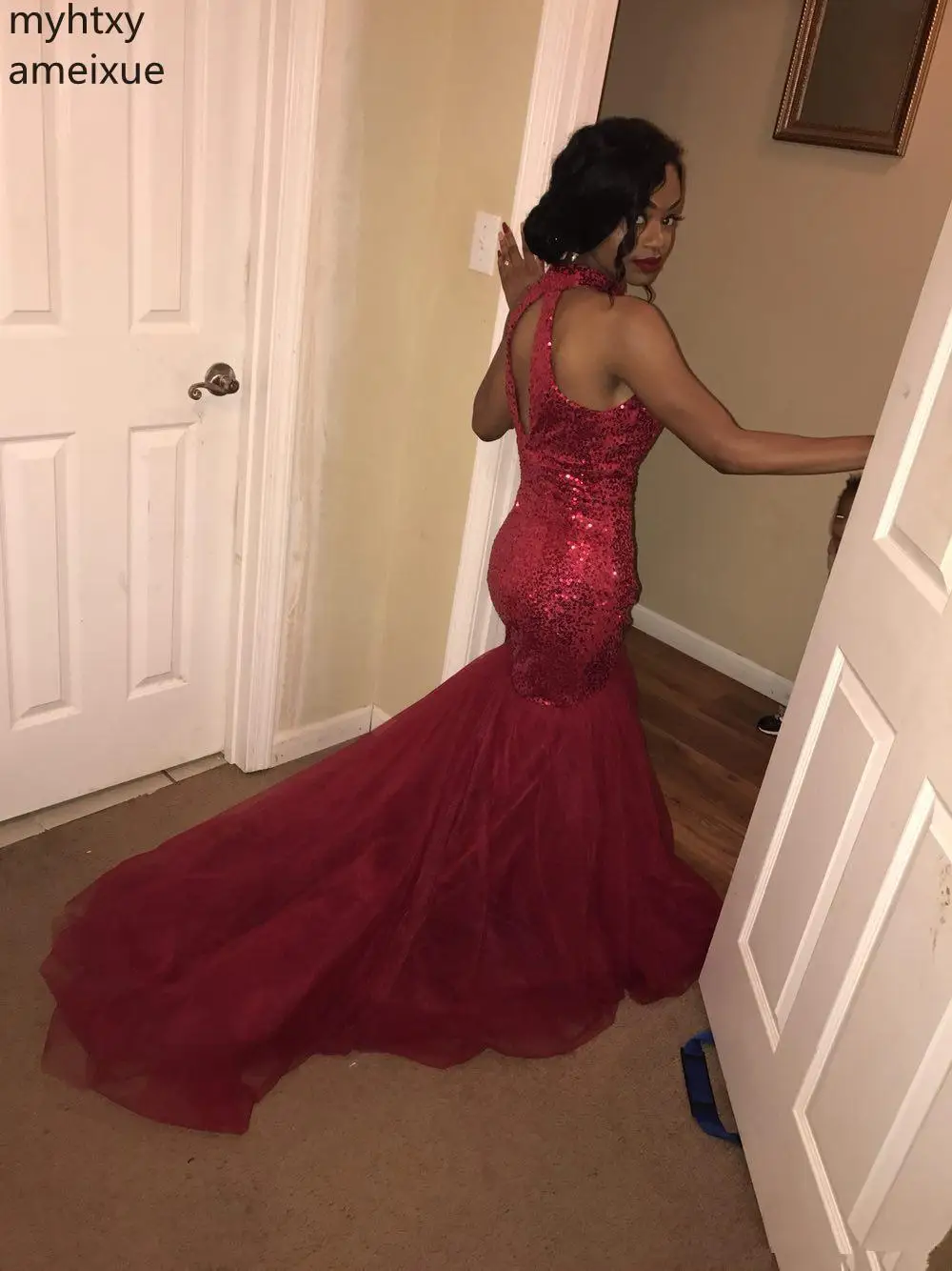 

Long Sequins Tulle Mermaid Abendkleider Dress Elegant Evening Dress Gown 2021 Halter Beading Burgundy African Fishtail Latest