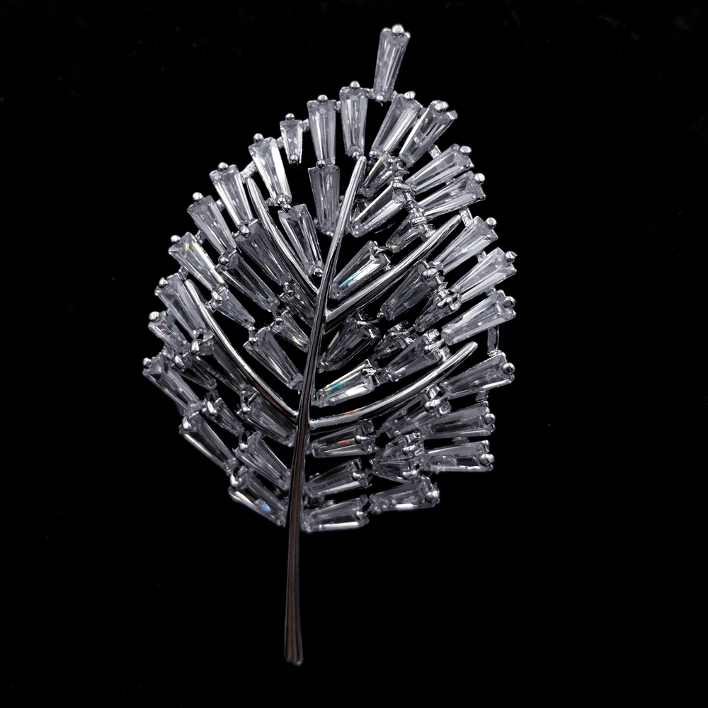 

Galleria Inspiration Silvertone Stem Baguette Cut CZ Clear Leaf Brooches and Pins for Unisex Simple Plant Business Suit Jewelry
