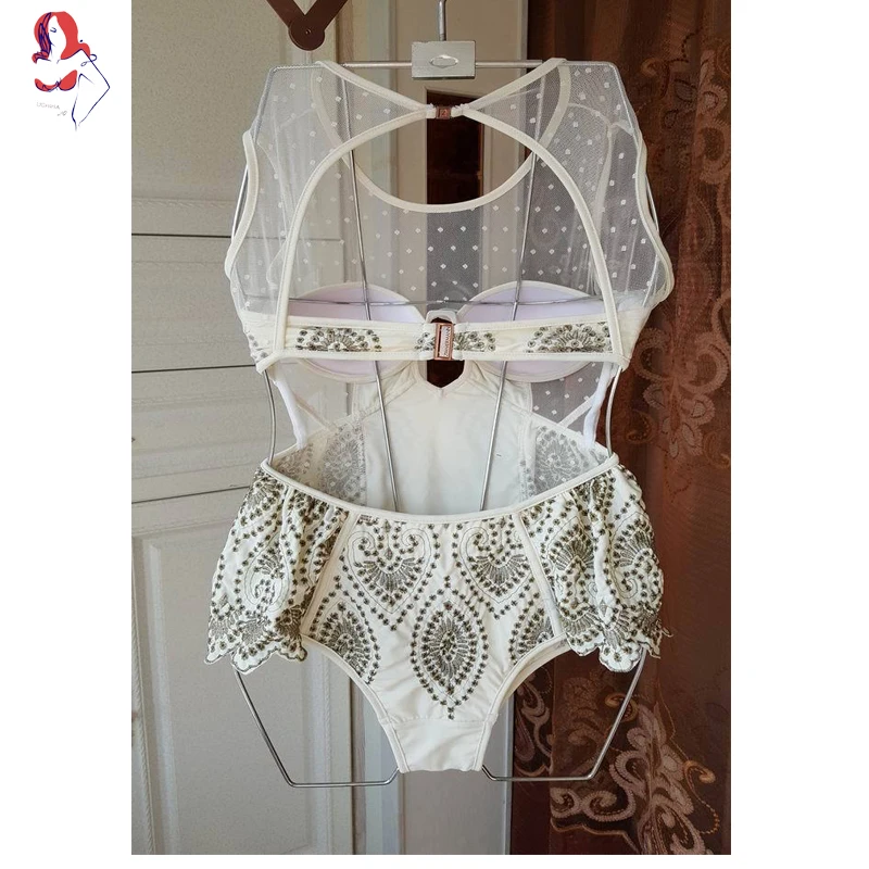 Учиха LQ Модель Стиль Новинка 2017 года сексуальный темперамент собрать тяжелых