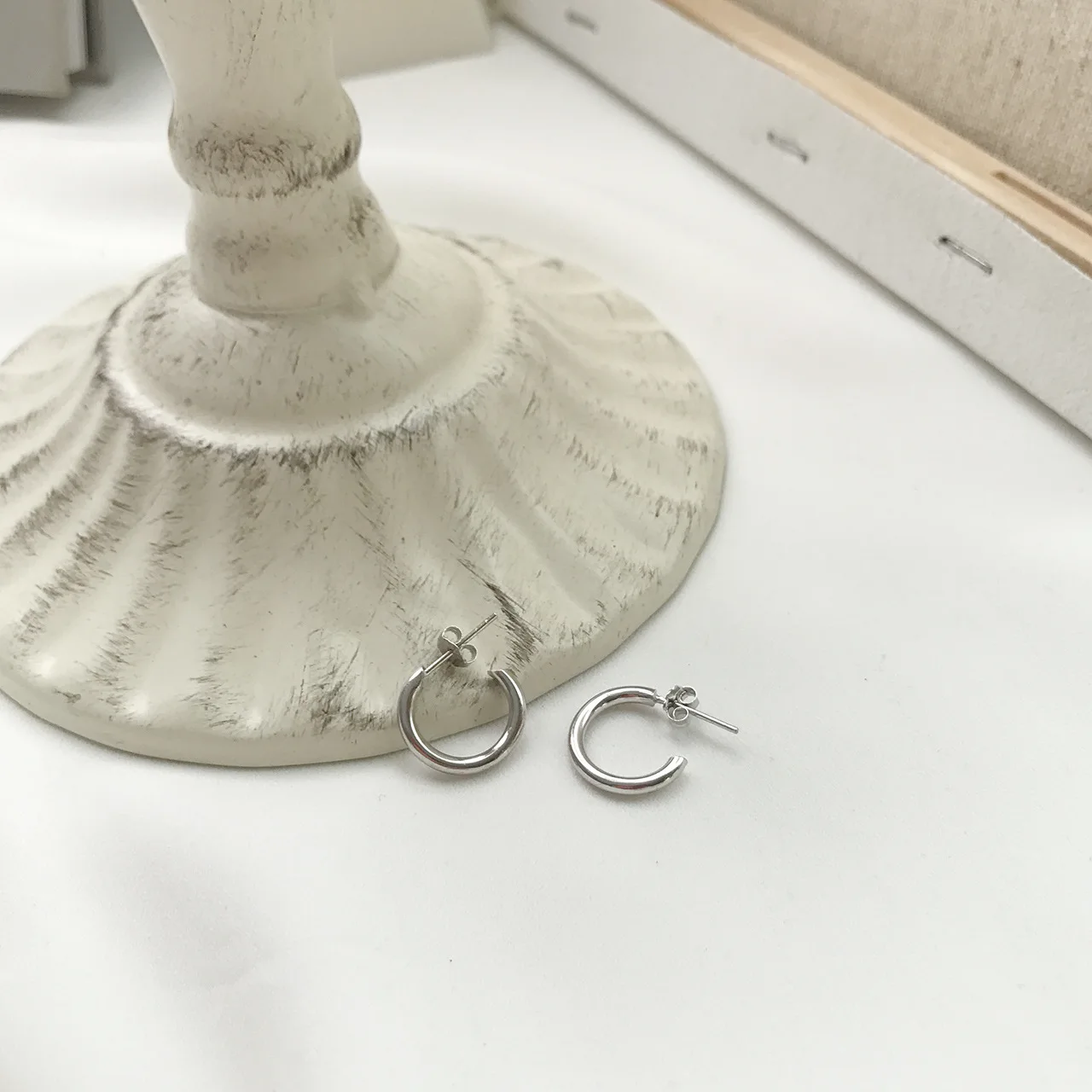 

Серьги S925 чистого серебра женская половина Геометрия Круг элемент tremella оптовая серьги серебряные оптовая продажа