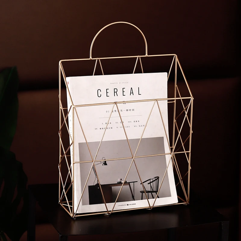 В скандинавском стиле из упрощенного железа газета различные украшения корзина