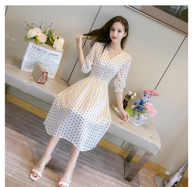 Женское шифоновое платье в горошек сеточку с рукавами-фонариками красного цвета