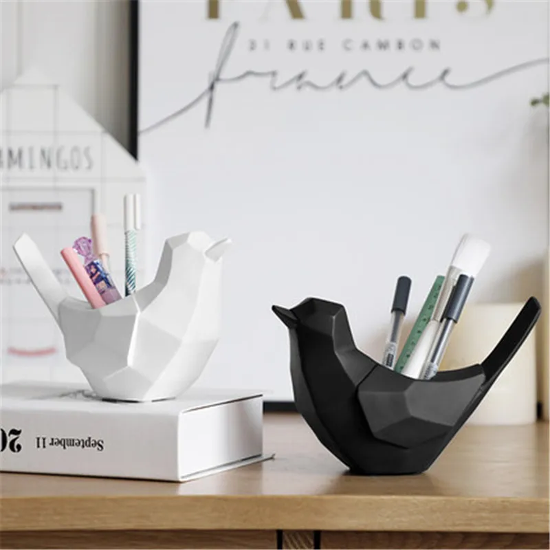 

Nordic Geometry Birds Deer Statue Bird Animal Art Sculpture Pencil Vase Resin Craft Home Decoration Storage Pen Holder WR13