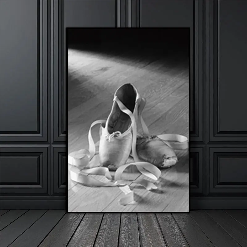 

Wall Pictures Woman Dancing Shoes Nordic Abstract for Living Room Art Decoration Pictures Scandinavian Canvas Painting No Frame