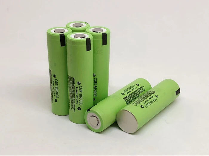 

Wholesale 100pcs/lot New Original Panasonic CGR18650CG 18650 3.7V 2250mAh Rechargeable Battery Lithium Batteries (CGR18650CG)