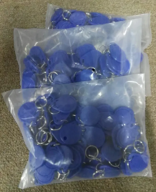 blue DWE CC RF 100 шт. в партии abs пассивный rfid id 125 кГц записываемый брелок для ключей 5200 чип перезаписываемый брелок - Цвет: blue