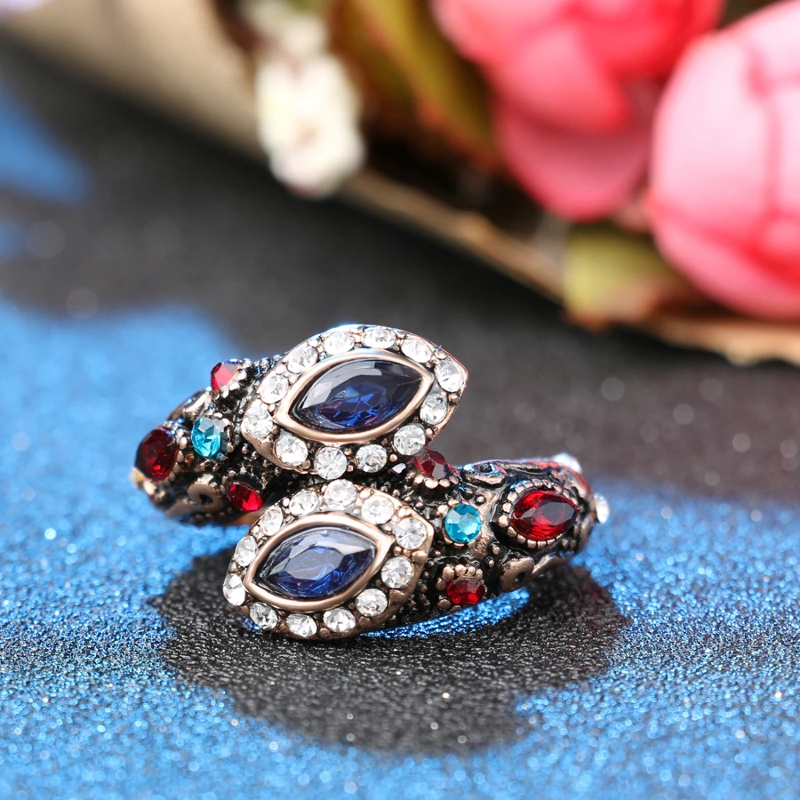 Kinel уникальное кольцо с кристаллами цвет древнего золота винтажный вид двумя