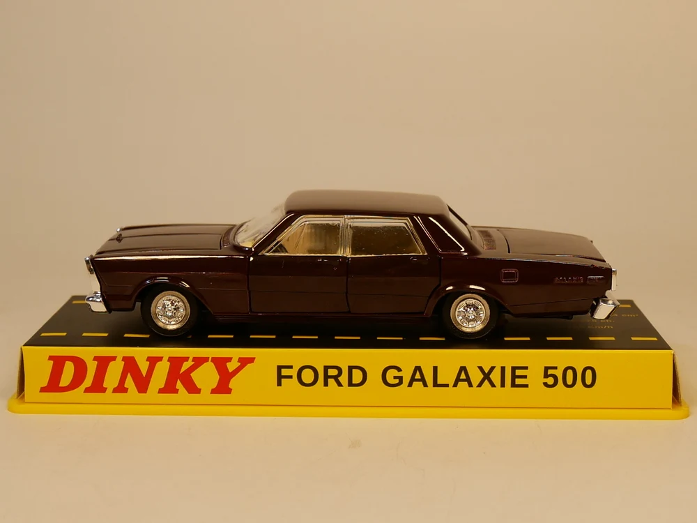 DINKY TOYS 1/43 FORD Galaxy 500 литая модель автомобиля