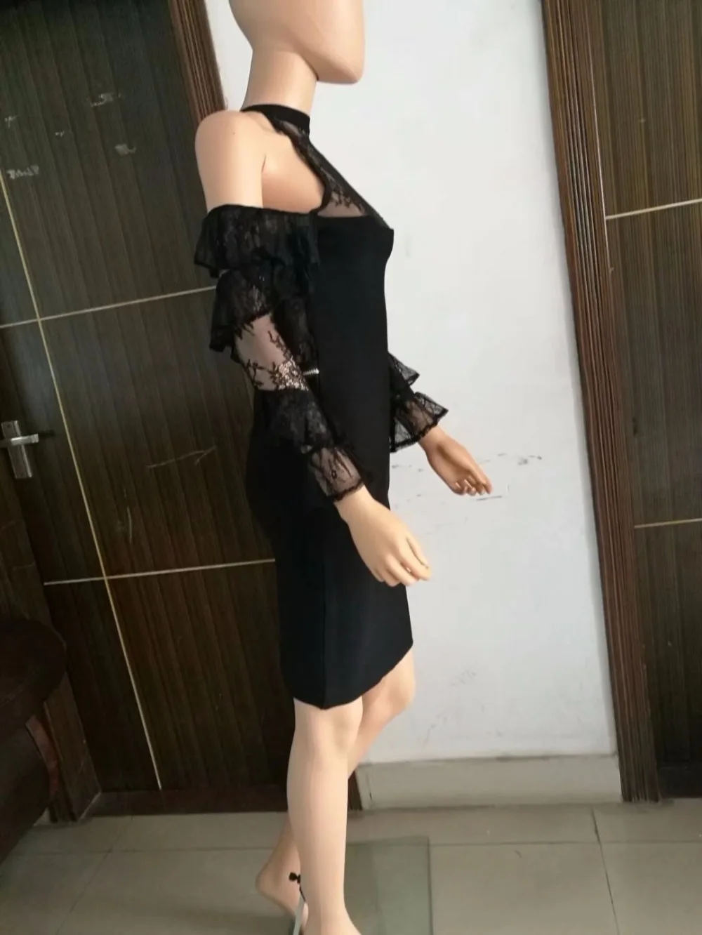 

Top Quality Celebrity Off The Shoulder Lace Sleeve Black Rayon Bandage Dress Night Club Party Bodycon Dress