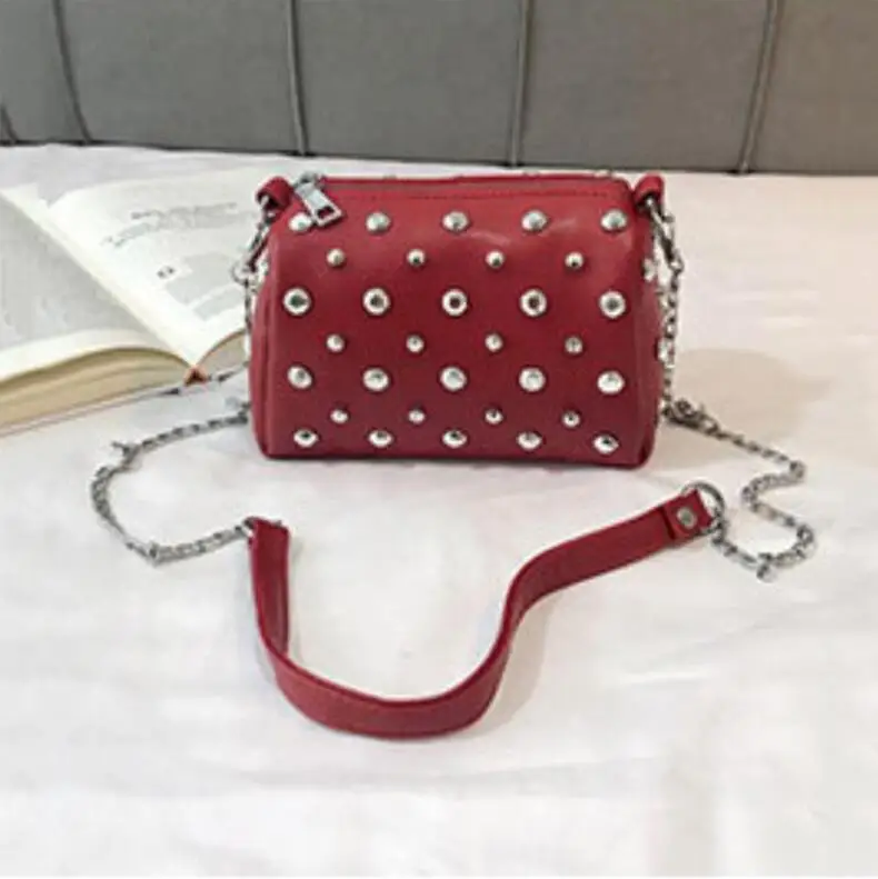 Yogodlns Bags For Women New Fashion Rivet PU Leather Women Bag Diamonds Shoulder Messenger Bag Chains Small Flap Crossbody Bag - Цвет: Winered