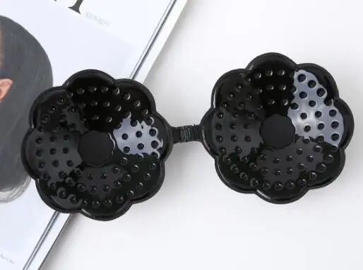 100 pcs  Cool Reusable Self Adhesive Silicone Breast Nipple Cover Bra Pad Invisible Breast Petals for Party Dress