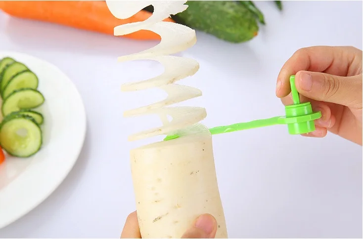 green Ручной спиральный резак для картофеля, огурец, многофункциональный резак для овощей, роторный фруктовый планировщик AT17 - Цвет: green