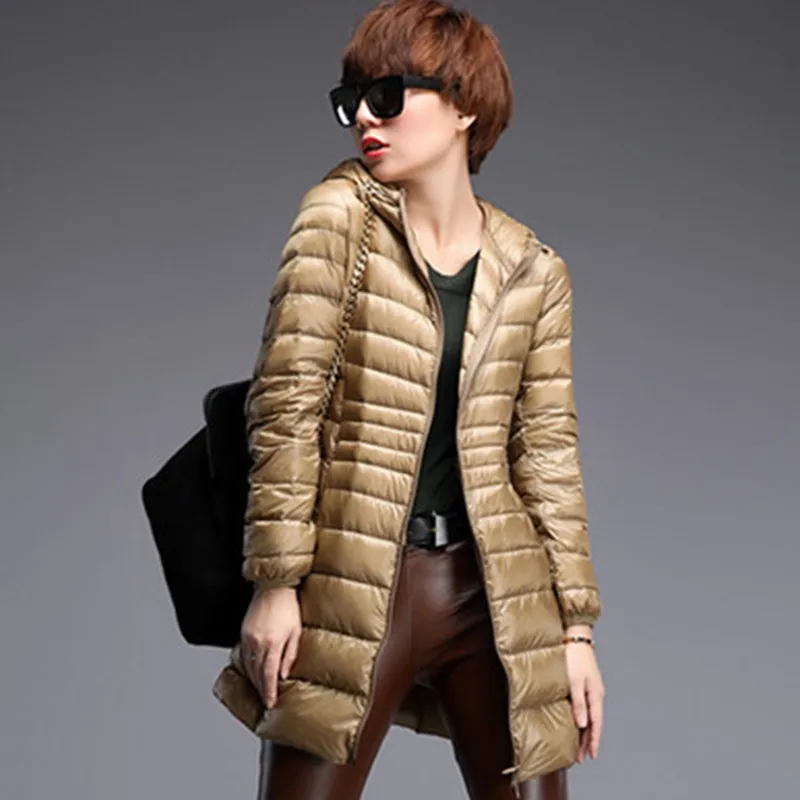 Женский брендовый зимний теплый пуховик ультралегкий на белом утином пуху