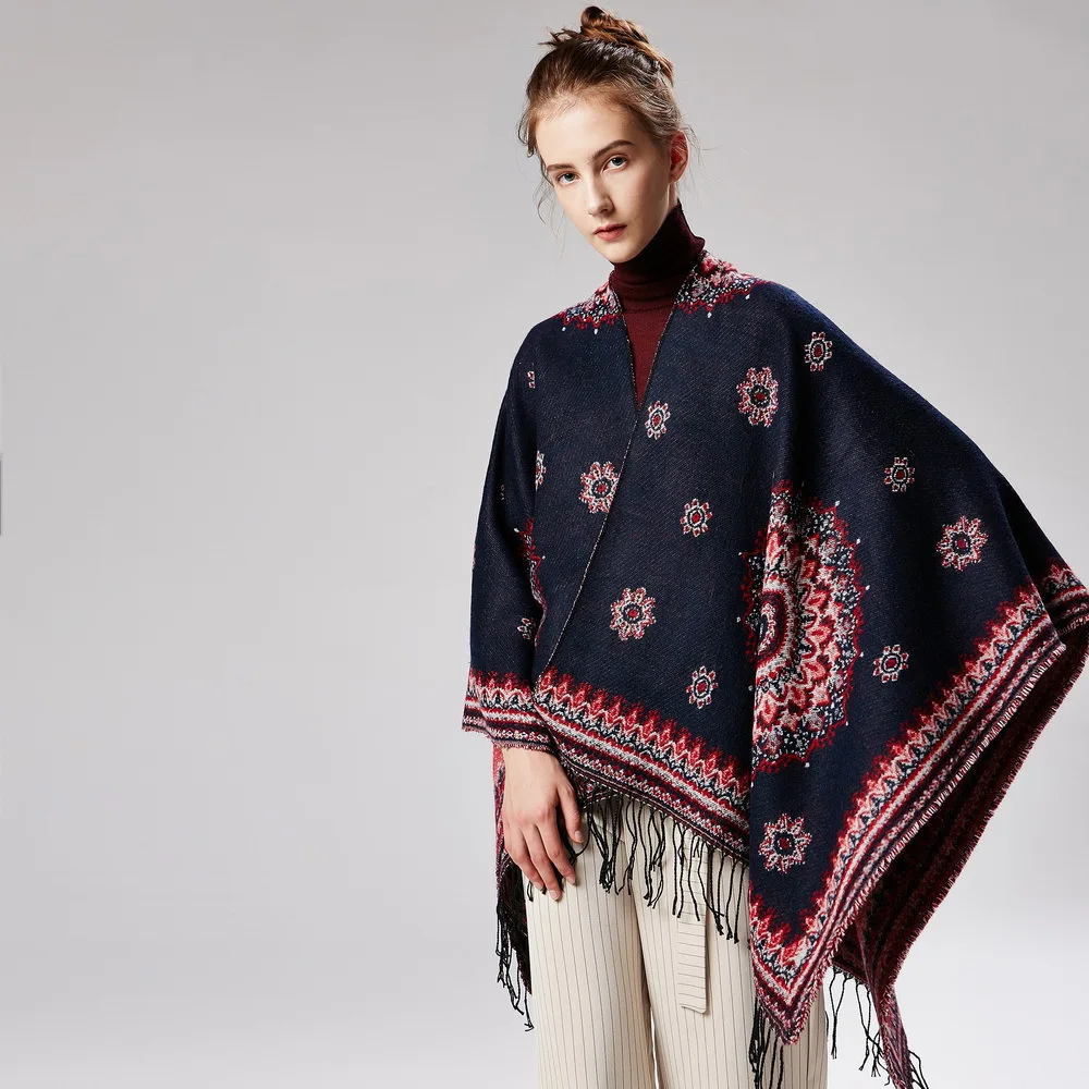 Женское кашемировое пончо с подсолнухами и кисточками |